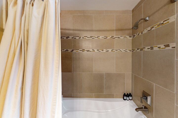 #3119 - Ensuite Bathroom