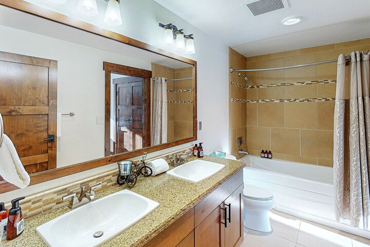 #4117 - Ensuite Bathroom