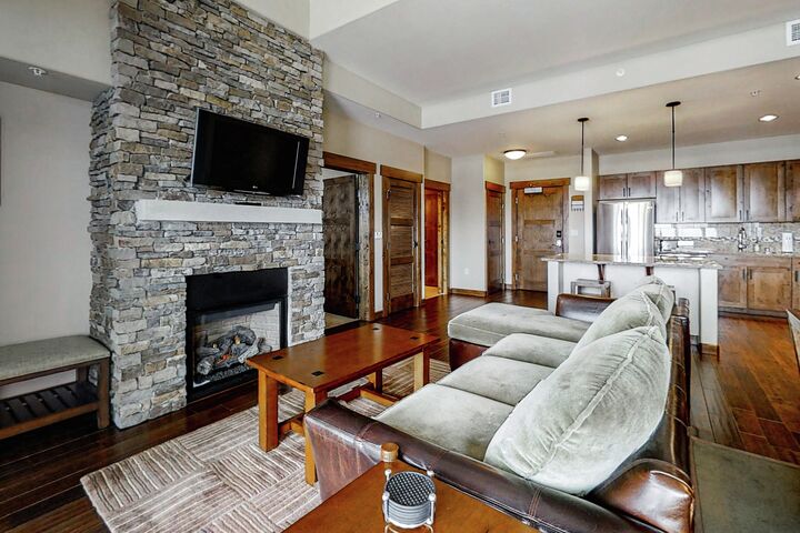 #5115 - Living Area