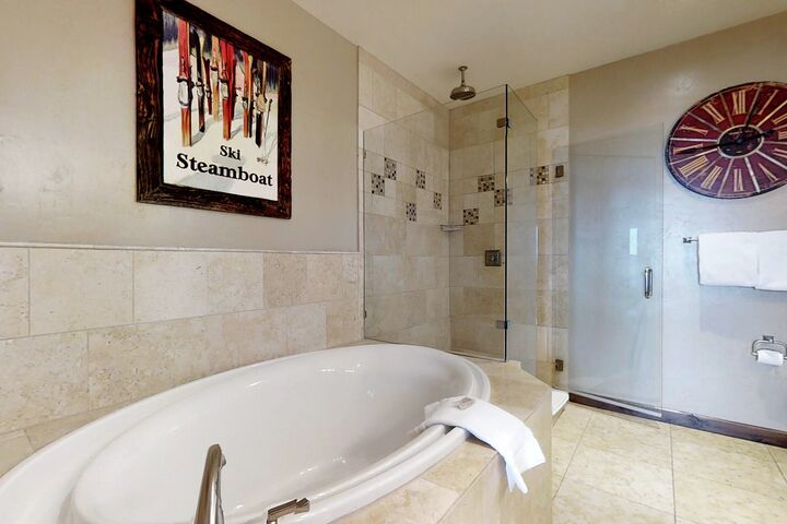 #5117 - Master Ensuite Bathroom