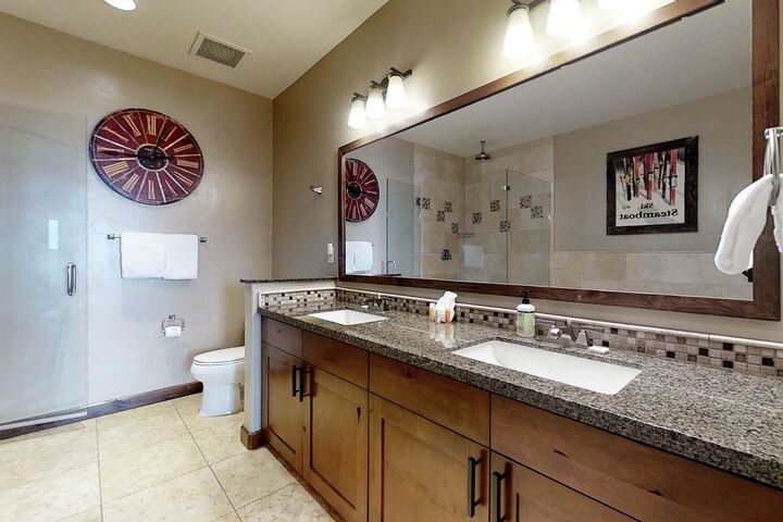 #5117 - Master Ensuite Bathroom