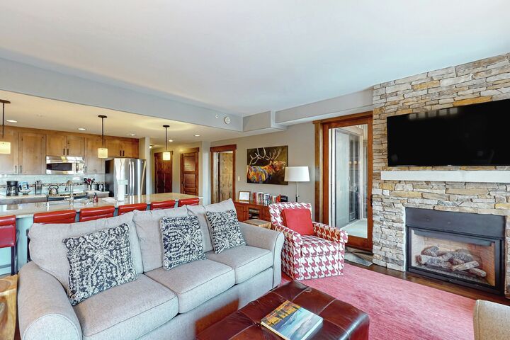 #2118 - Living Area