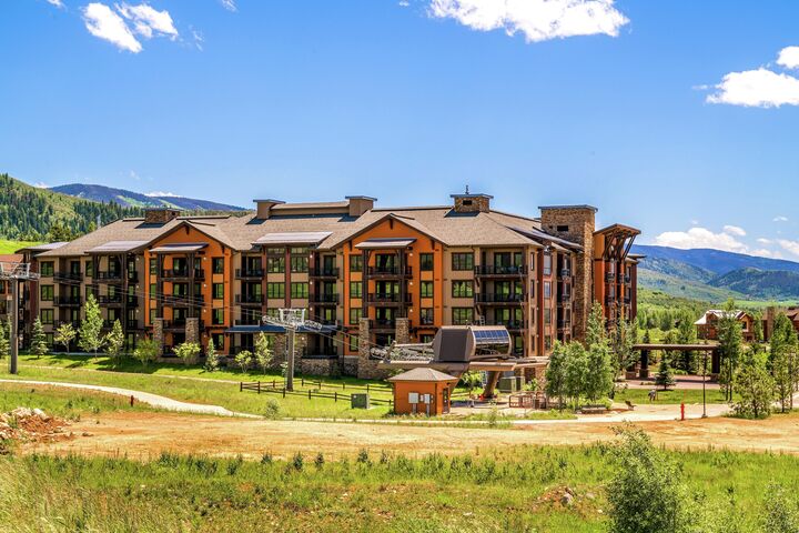 Trailhead Lodge