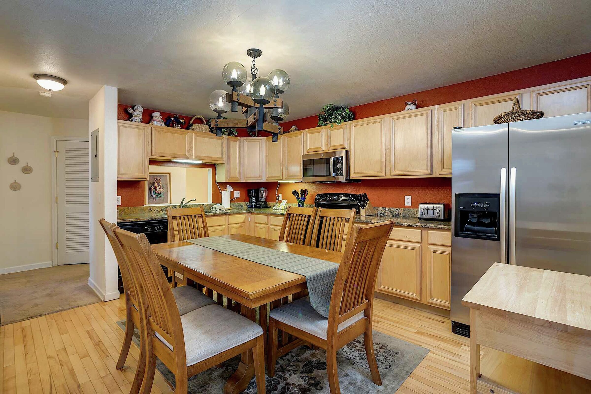 Dining Room & Kitchen
