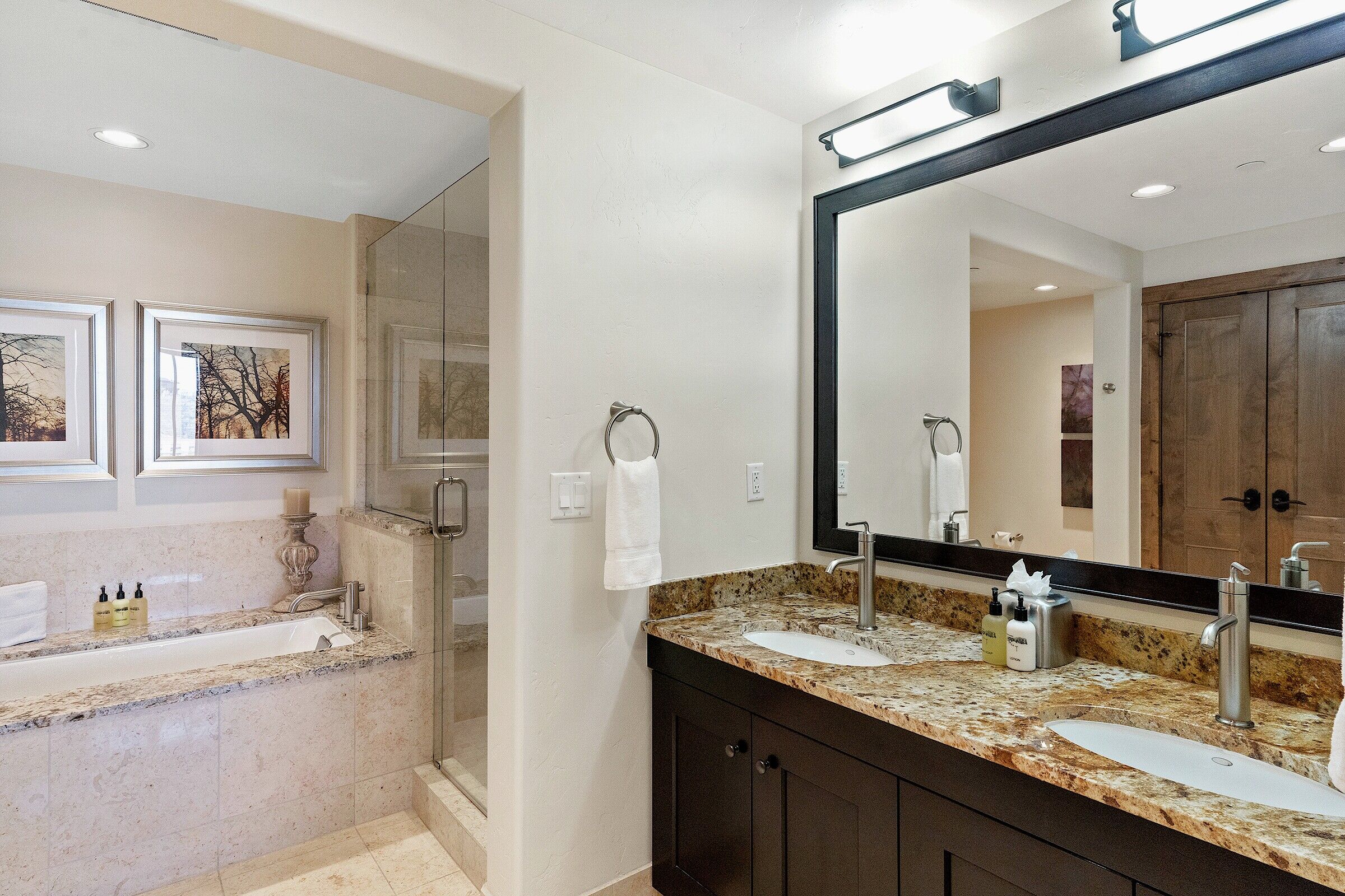 #2603 - Master Ensuite Bathroom