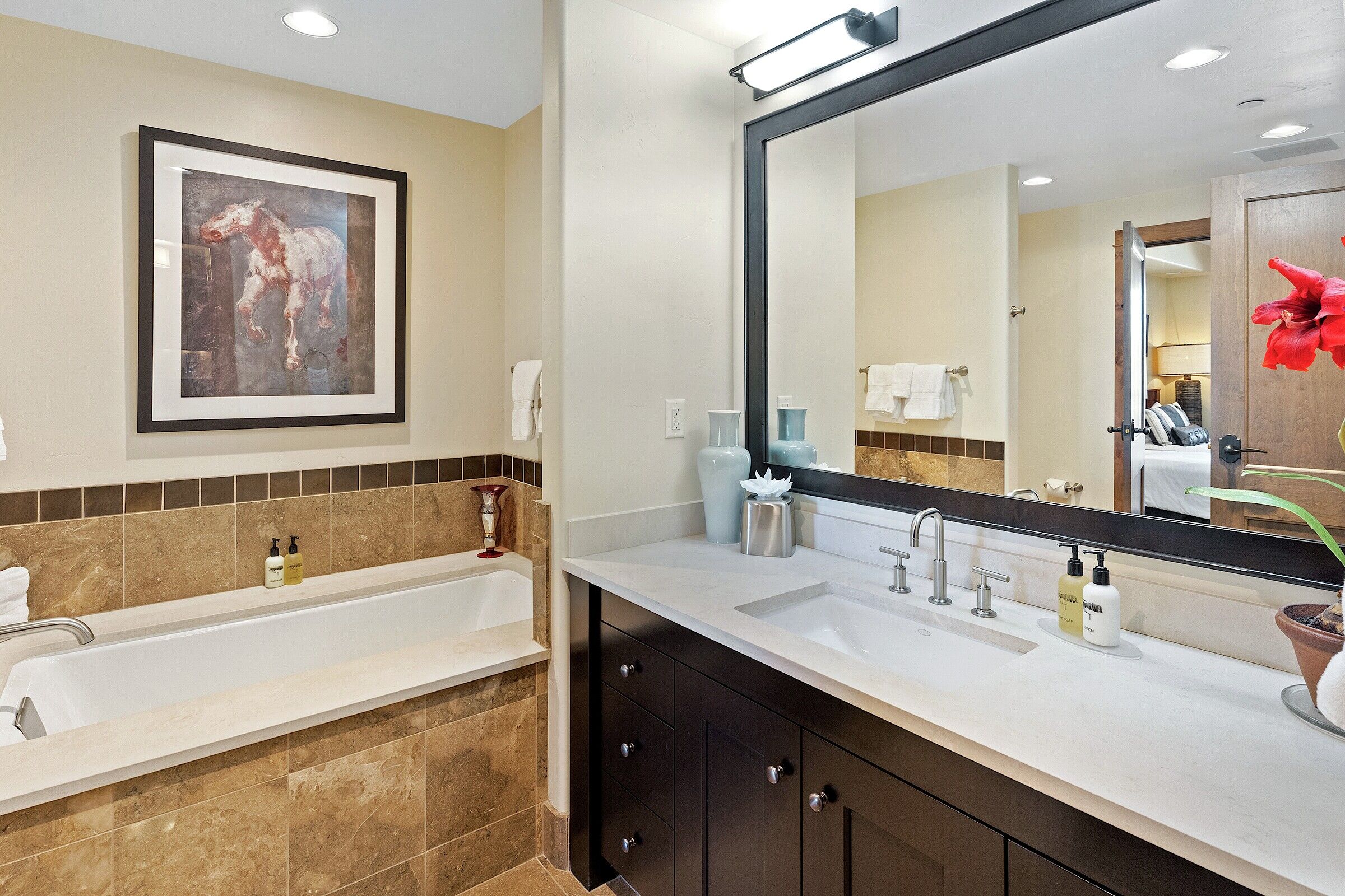 #2603 - Ensuite Bathroom