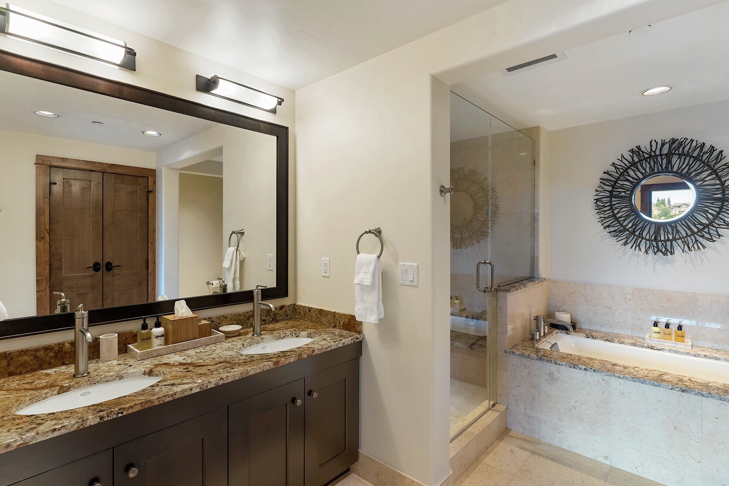 #2605 - Master Ensuite Bathroom
