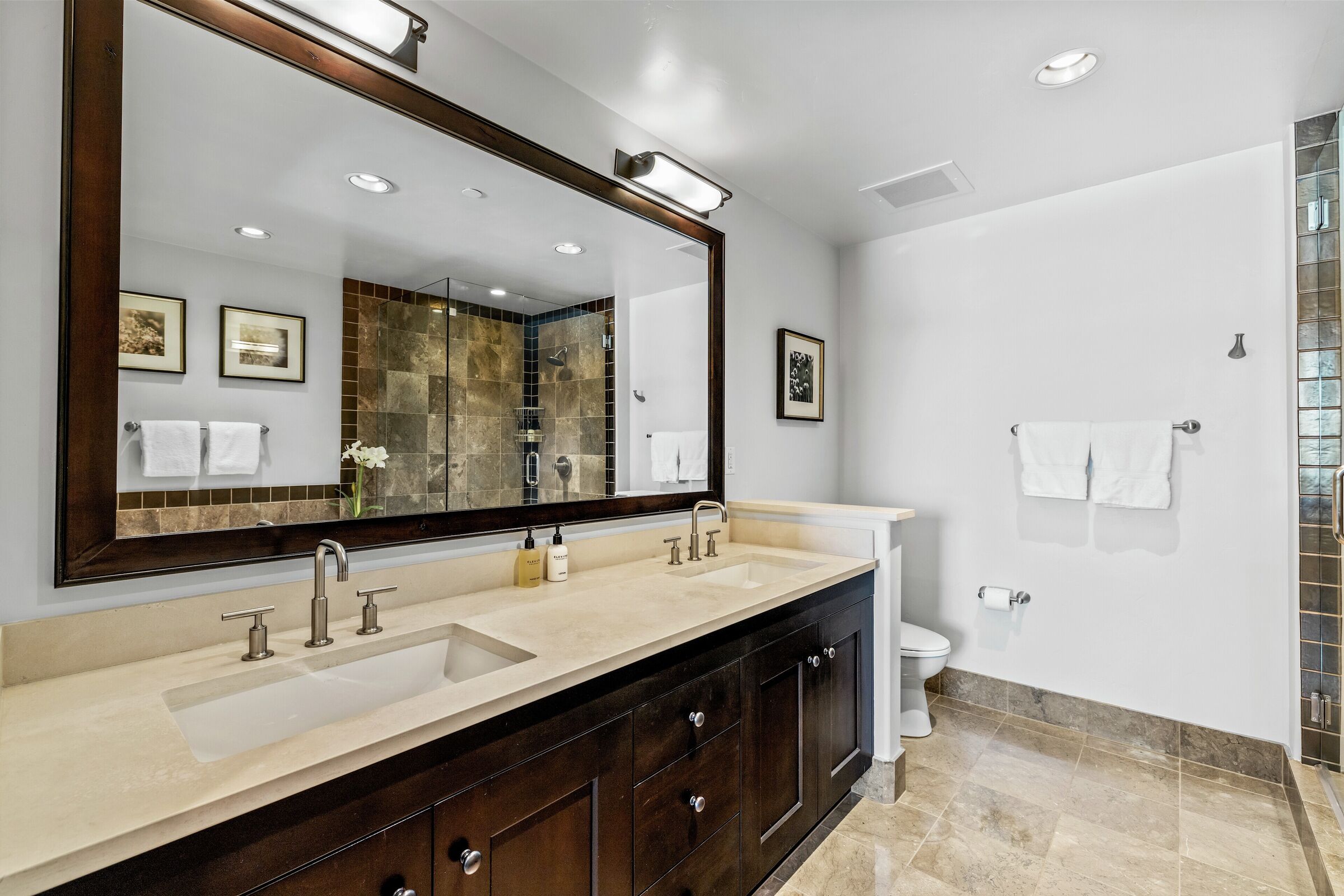 #2401 - Ensuite Bathroom