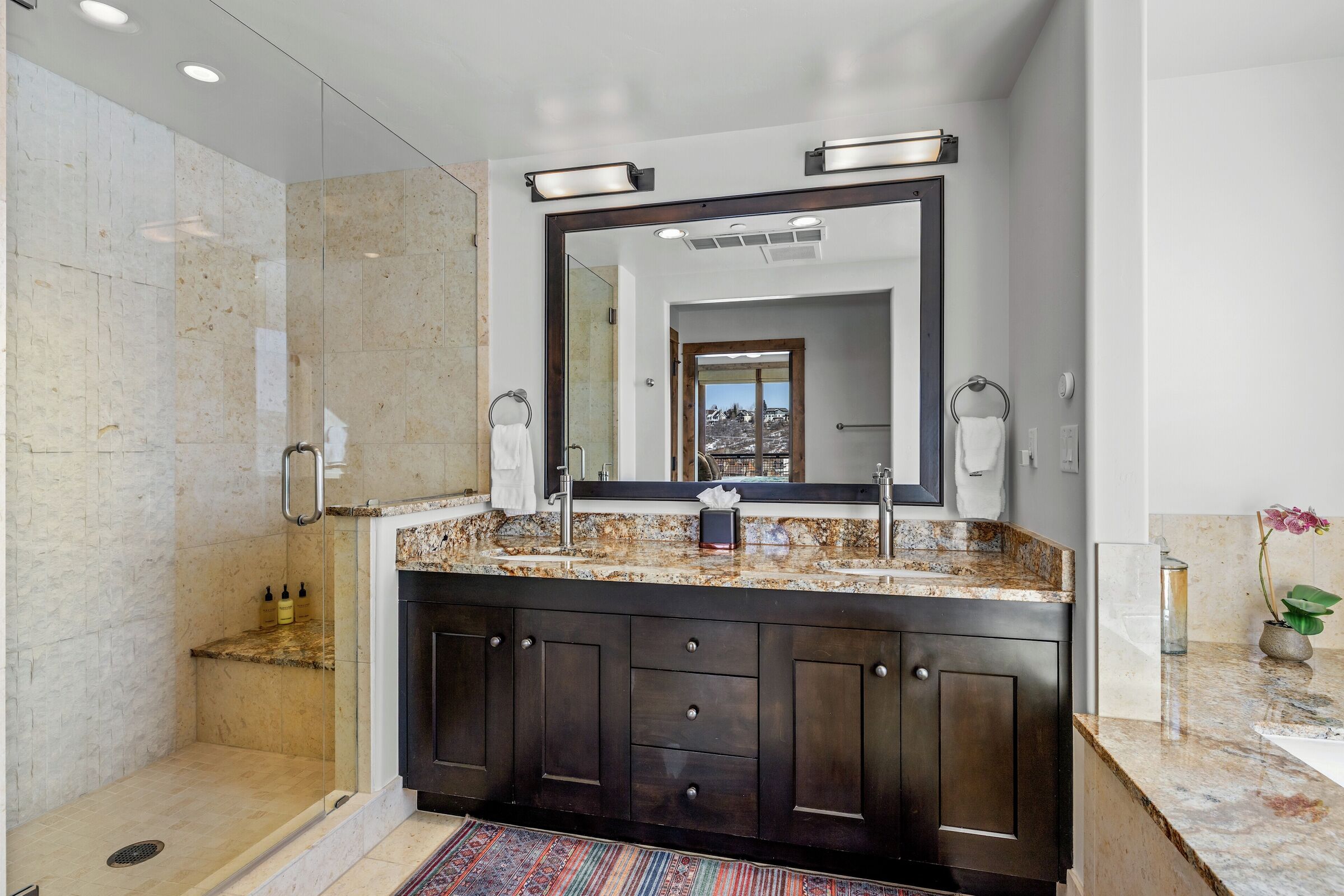 #2401 - Master Ensuite Bathroom
