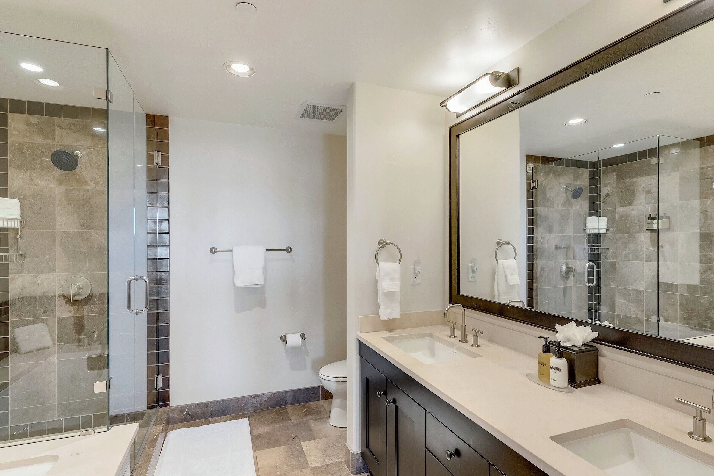 #2707 - Ensuite Bathroom