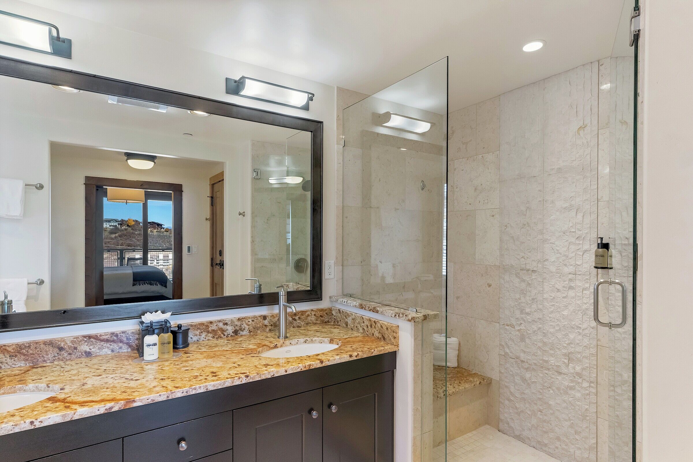 #2707 - Master Ensuite Bathroom