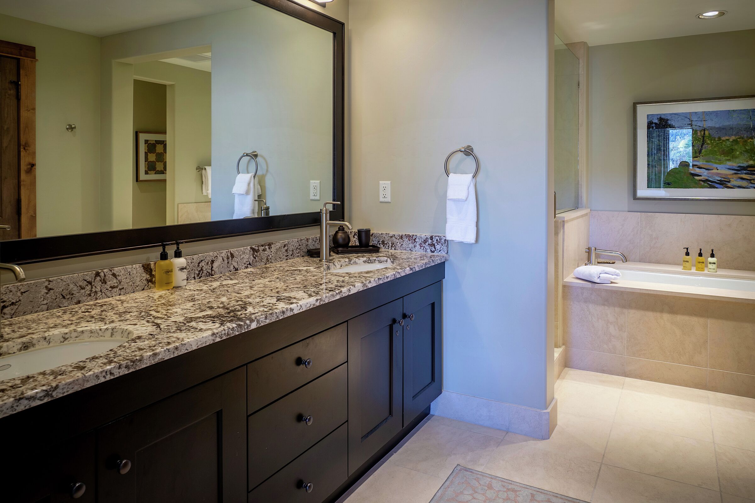 #2704 - Master Ensuite Bathroom