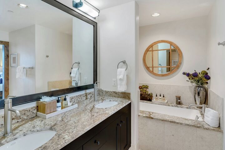 #2600 - Master Ensuite Bathroom