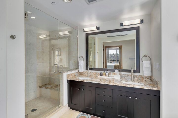 #2600 - Master Ensuite Bathroom