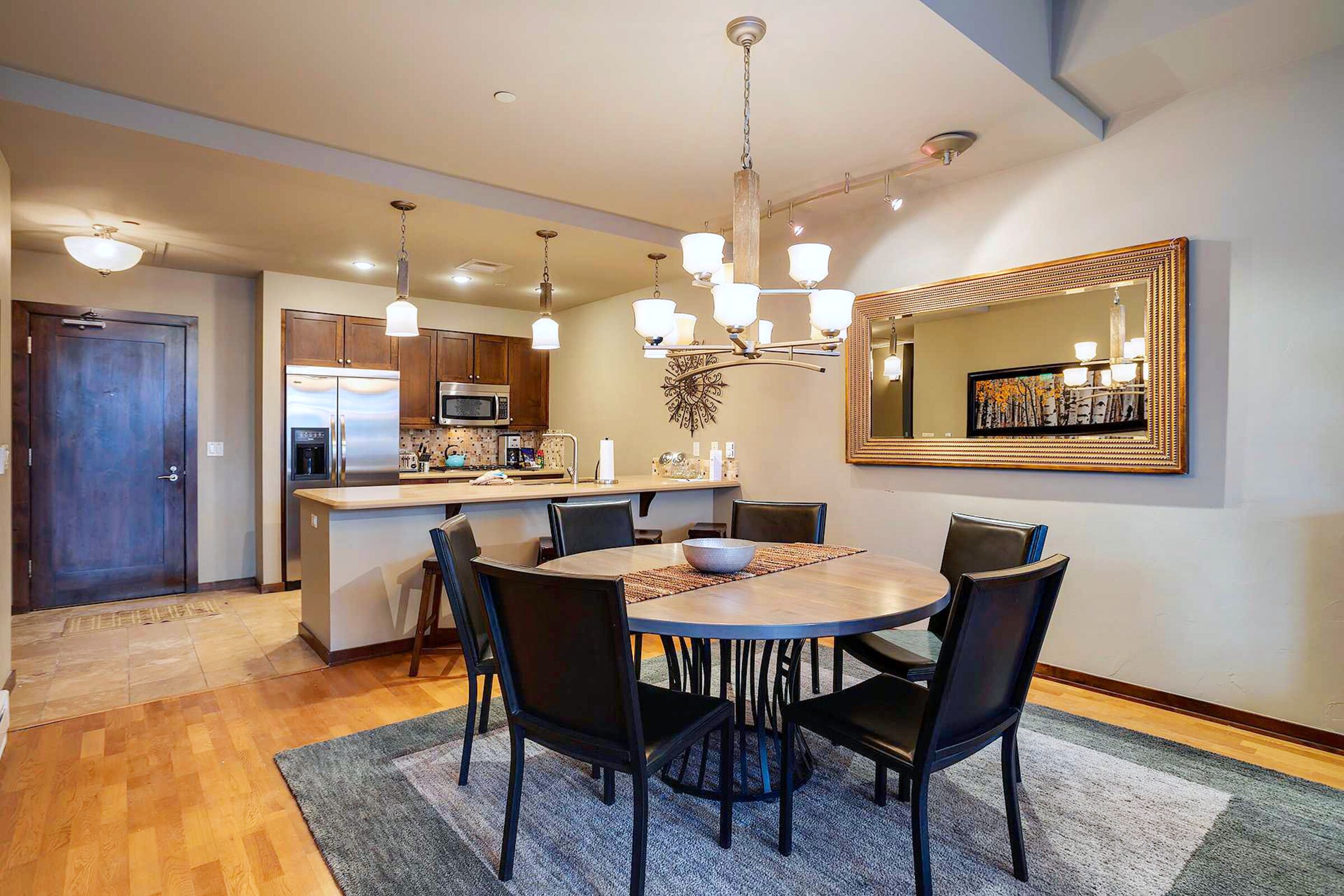 Dining Room & Kitchen