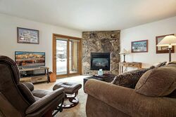 #101E - Living Room