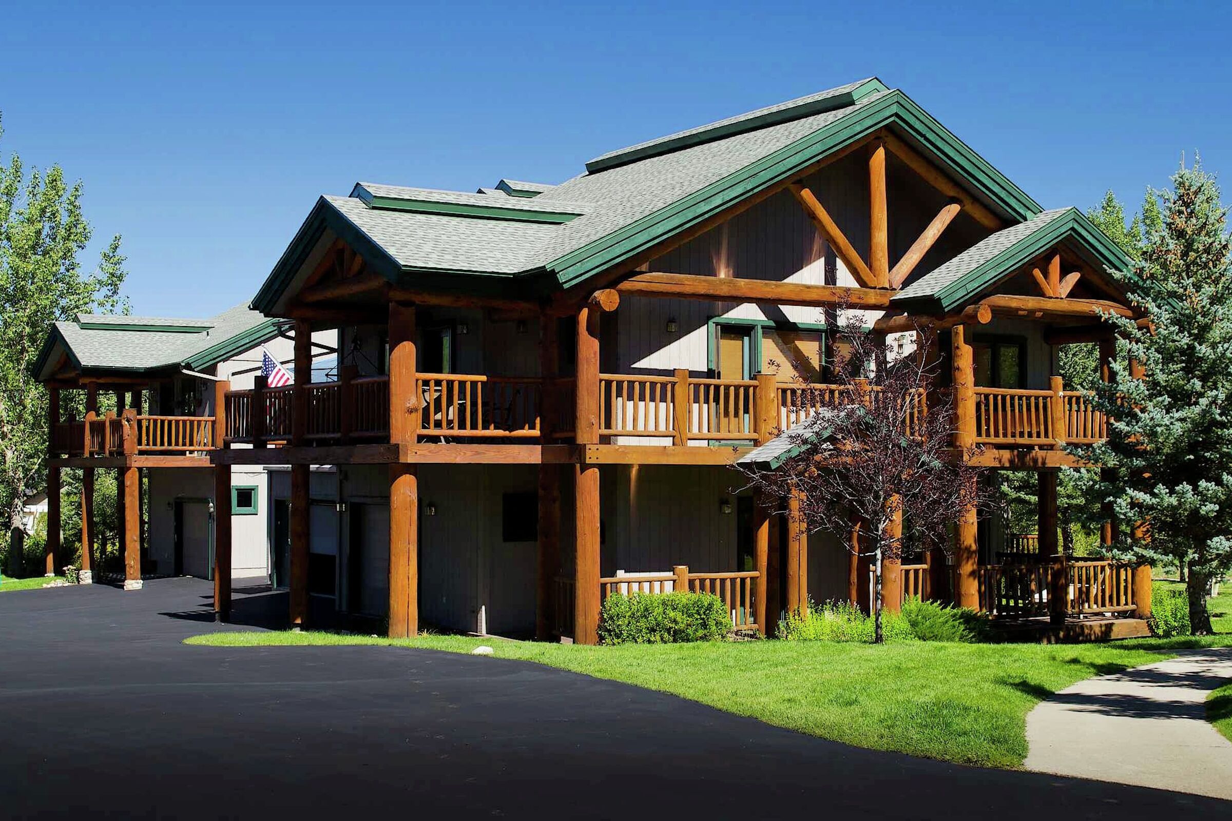 Saddle Creek Townhomes