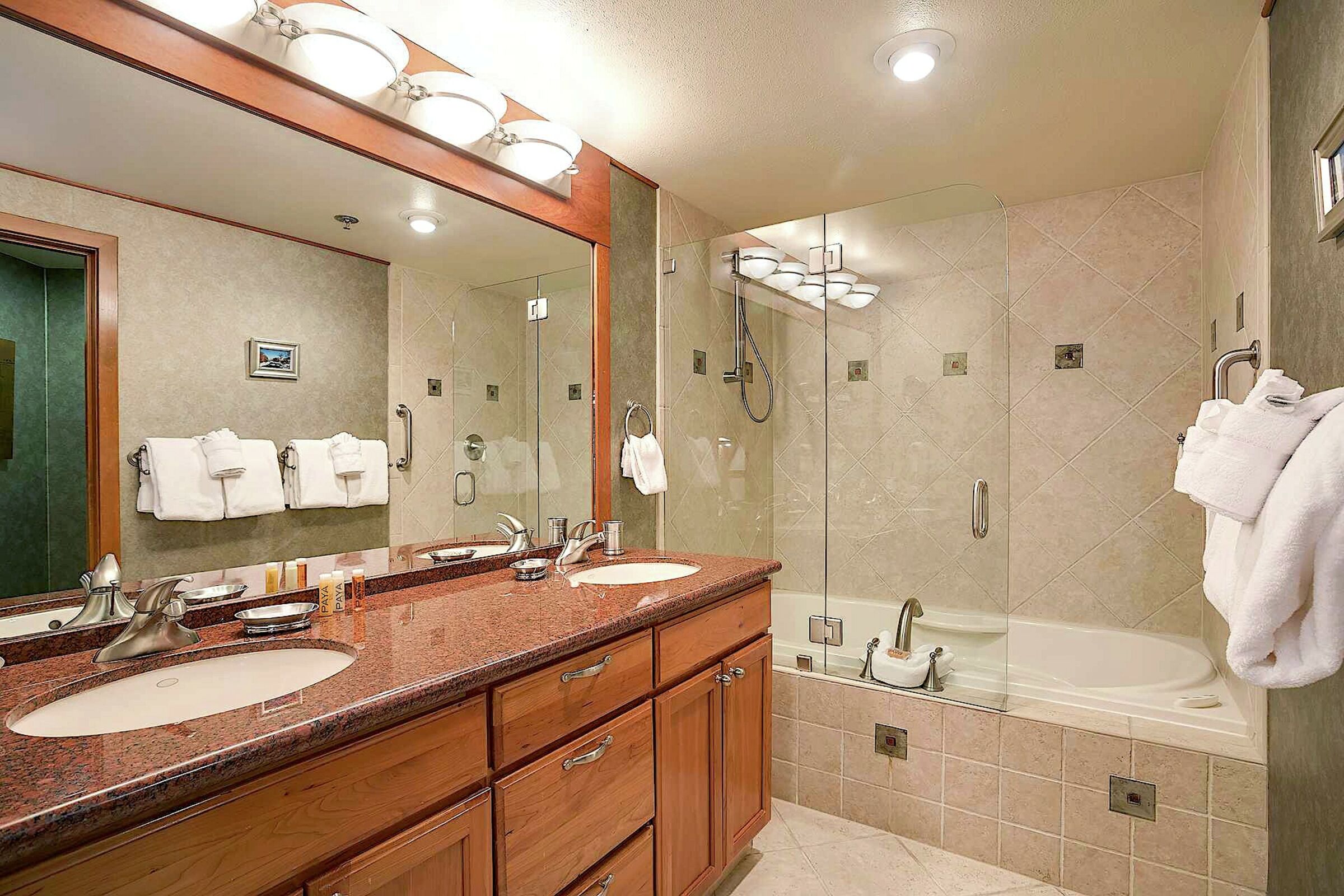 #133 - Master Ensuite Bathroom