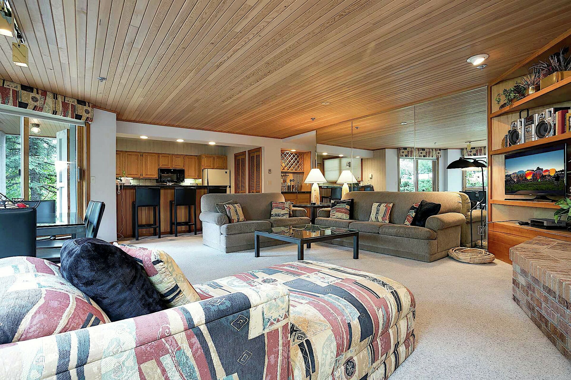 #213 - Living Area