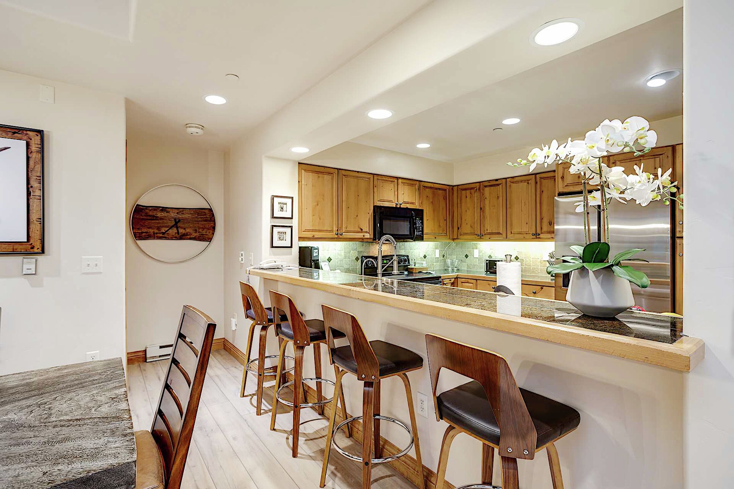 #322 - Kitchen Bar