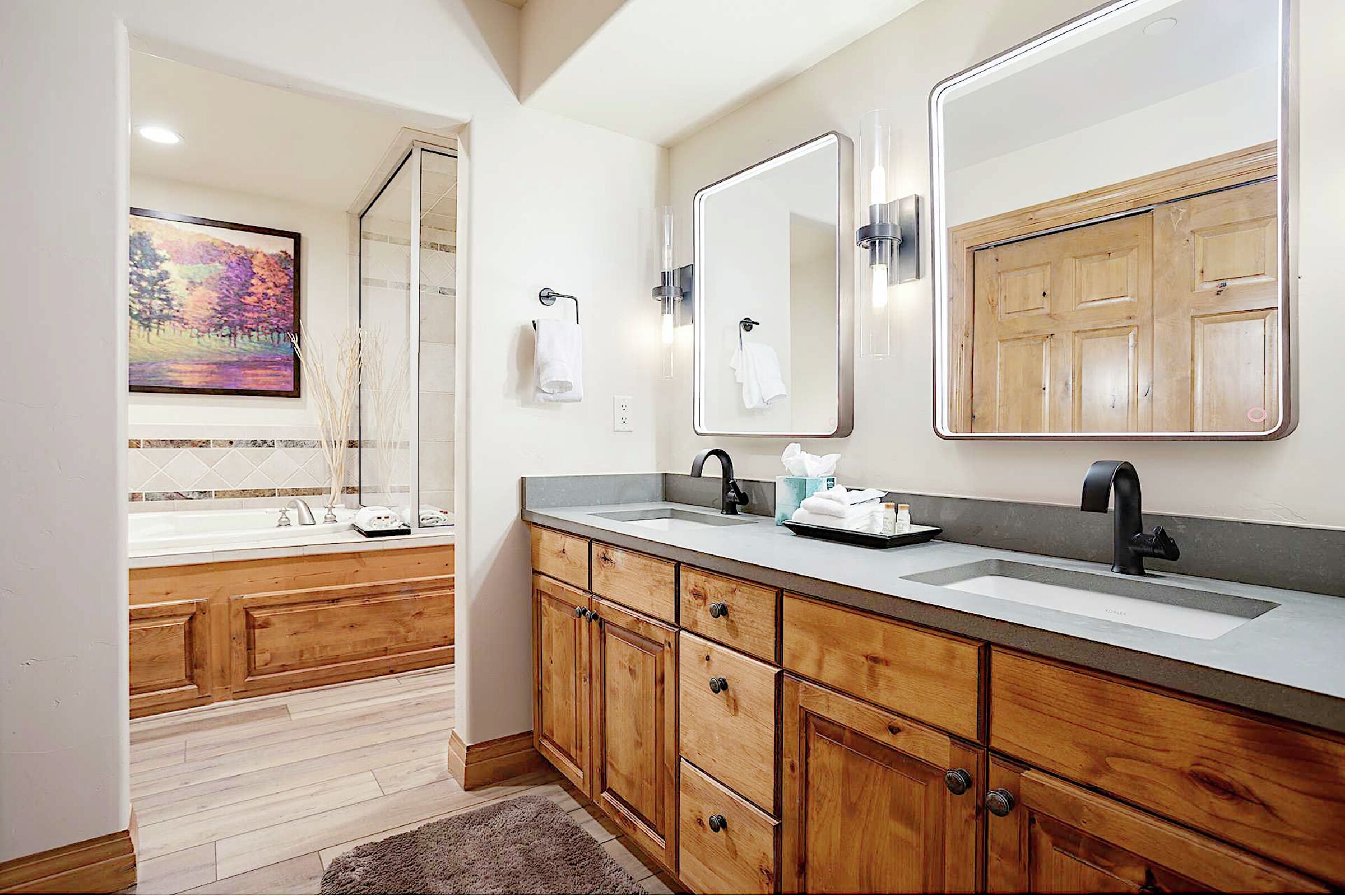 #322 - Master Ensuite Bathroom