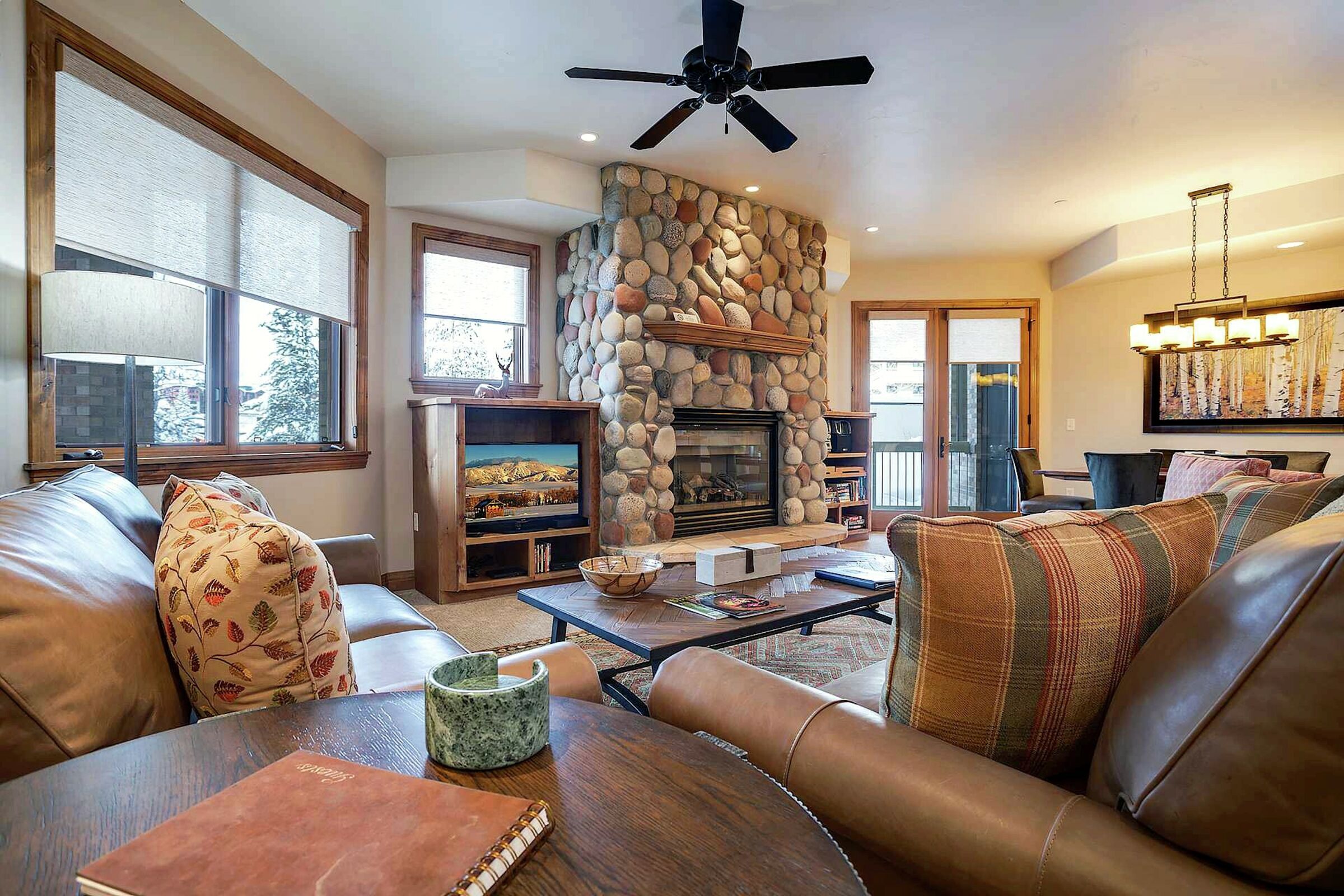 #313 - Living Room
