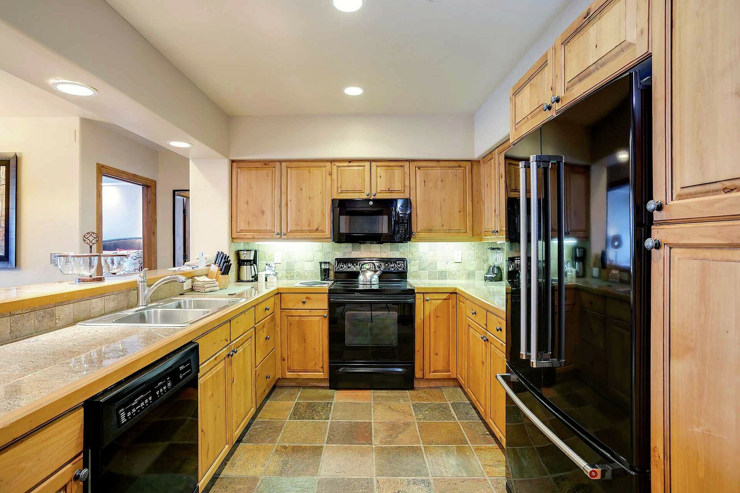 #313 - Kitchen