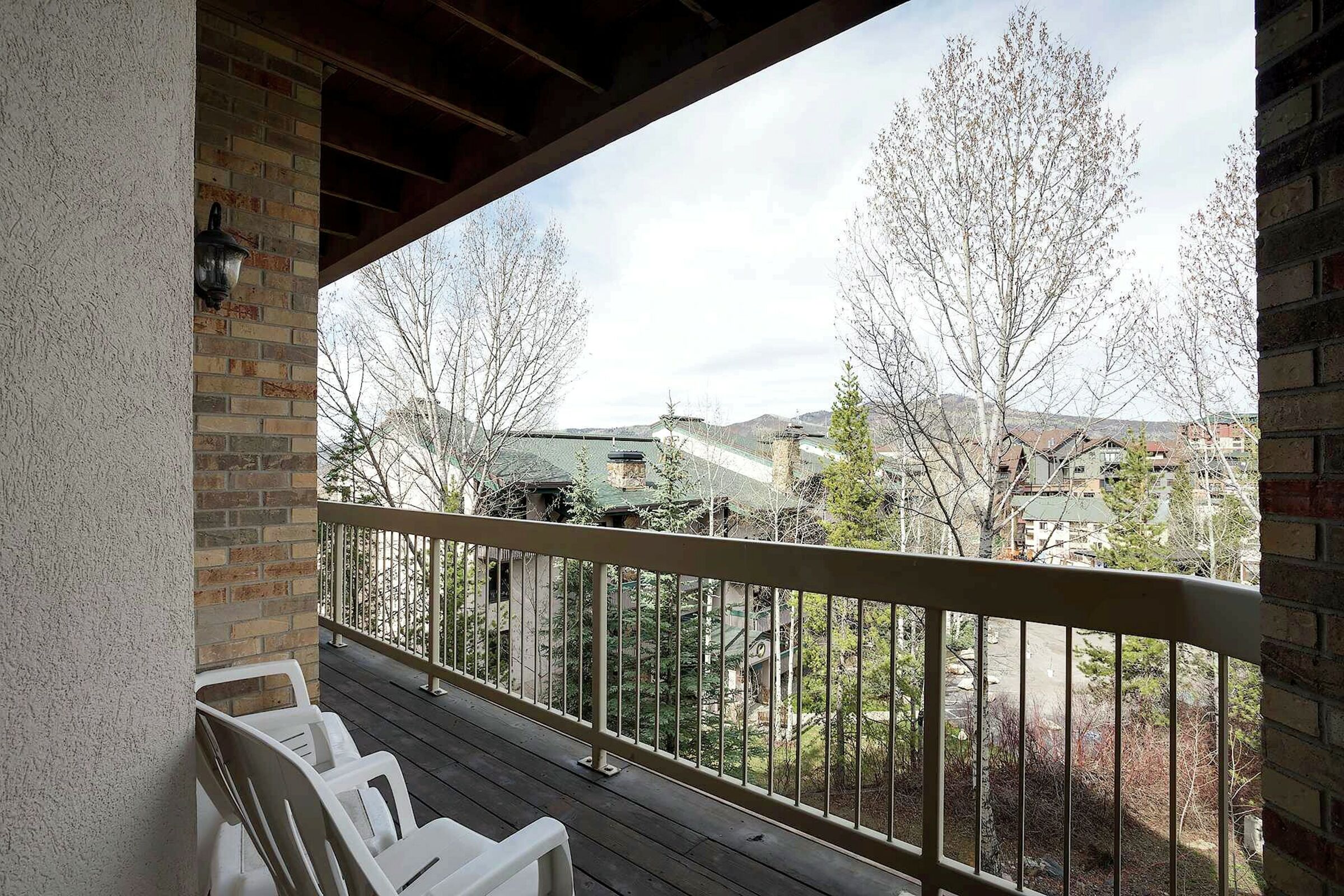 #333 - Balcony