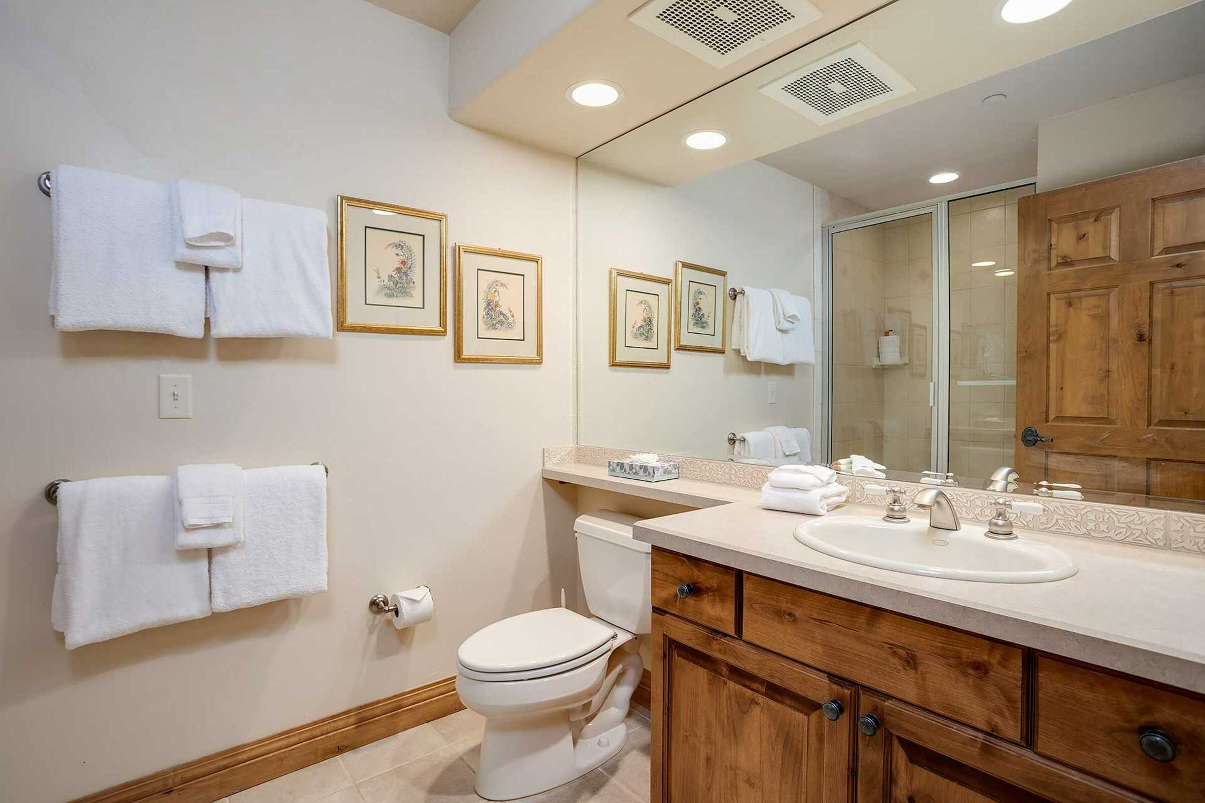 #326 - Ensuite Bathroom