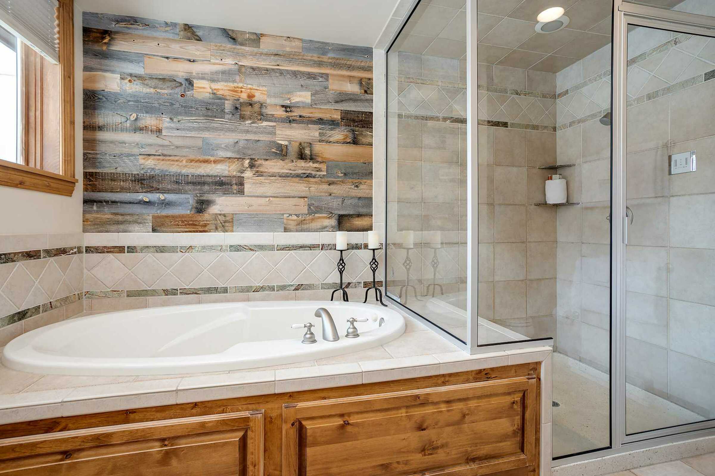 #326 - Master Ensuite Bathroom
