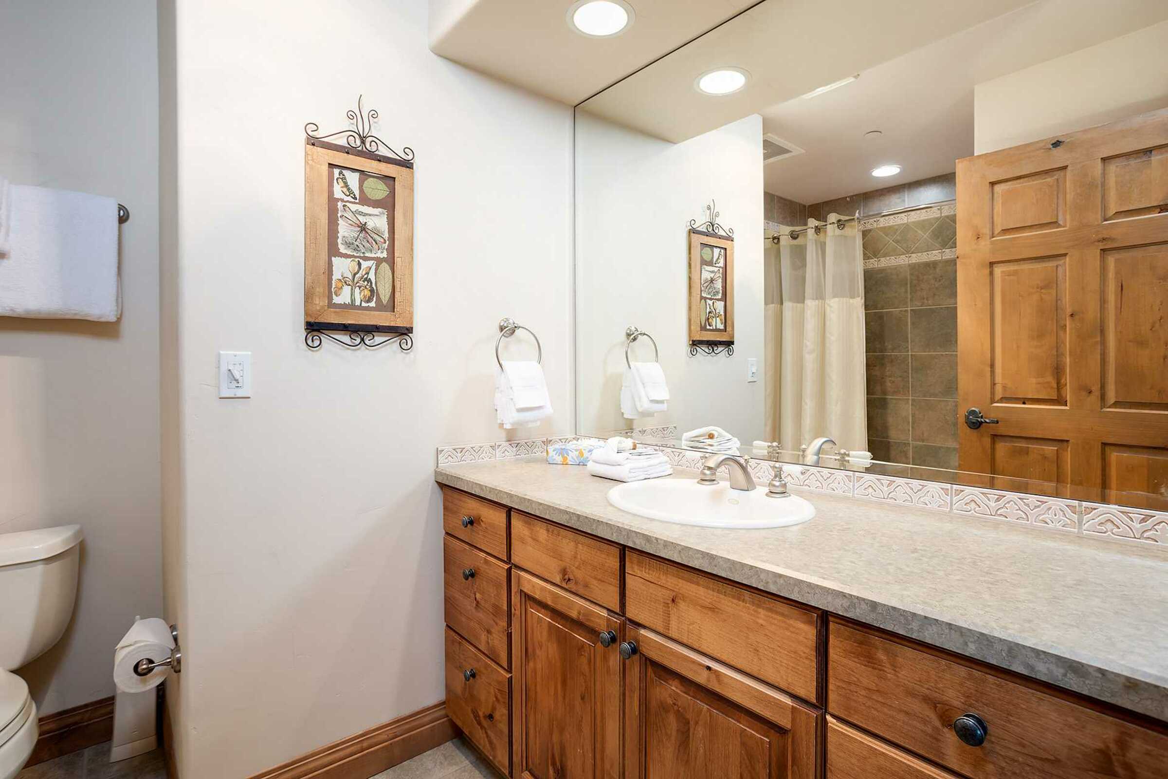 #326 - Ensuite Bathroom