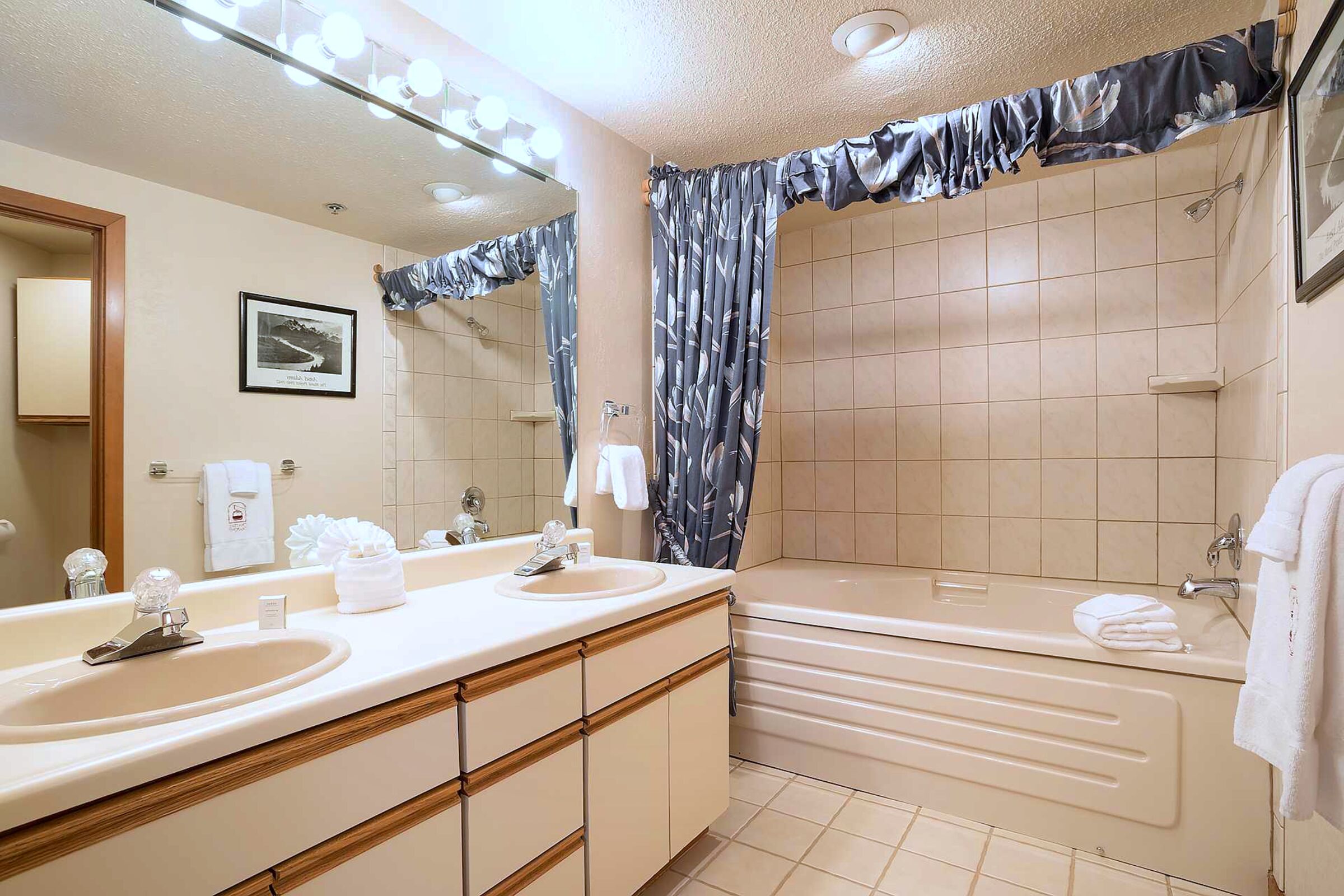 #114 - Master Ensuite Bathroom