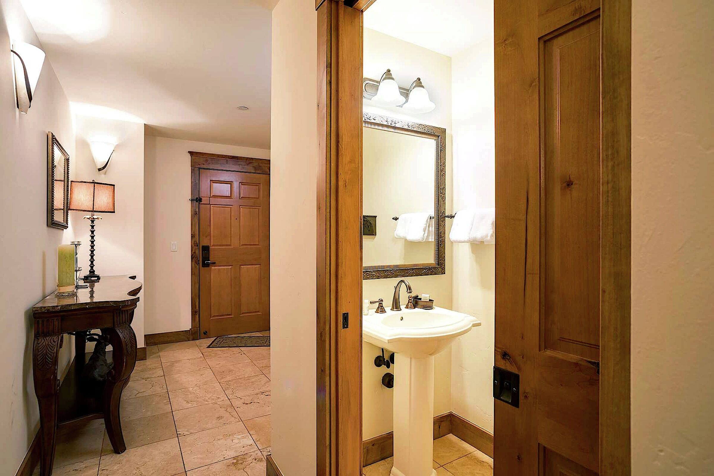 #2E2 - Bathroom