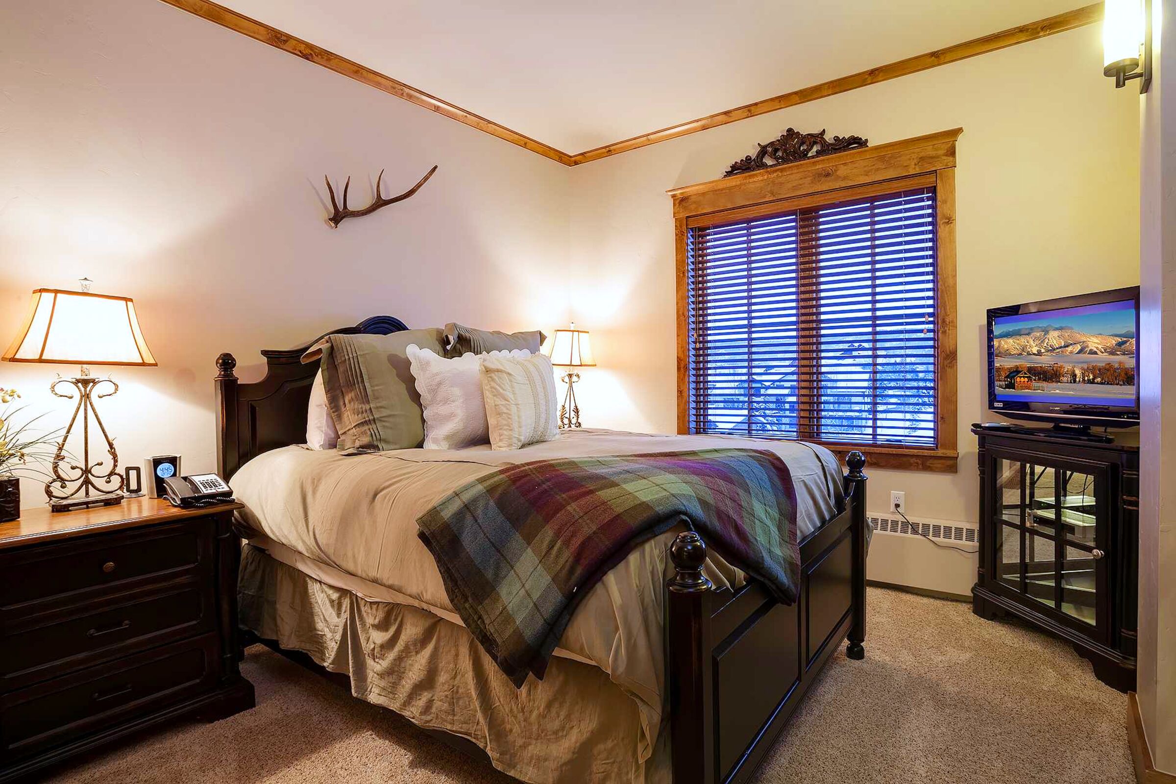 #5E2 - Bedroom