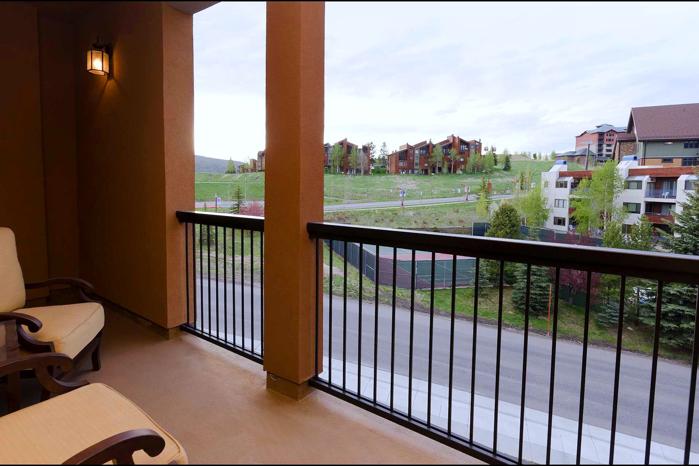 #5E2 - Balcony