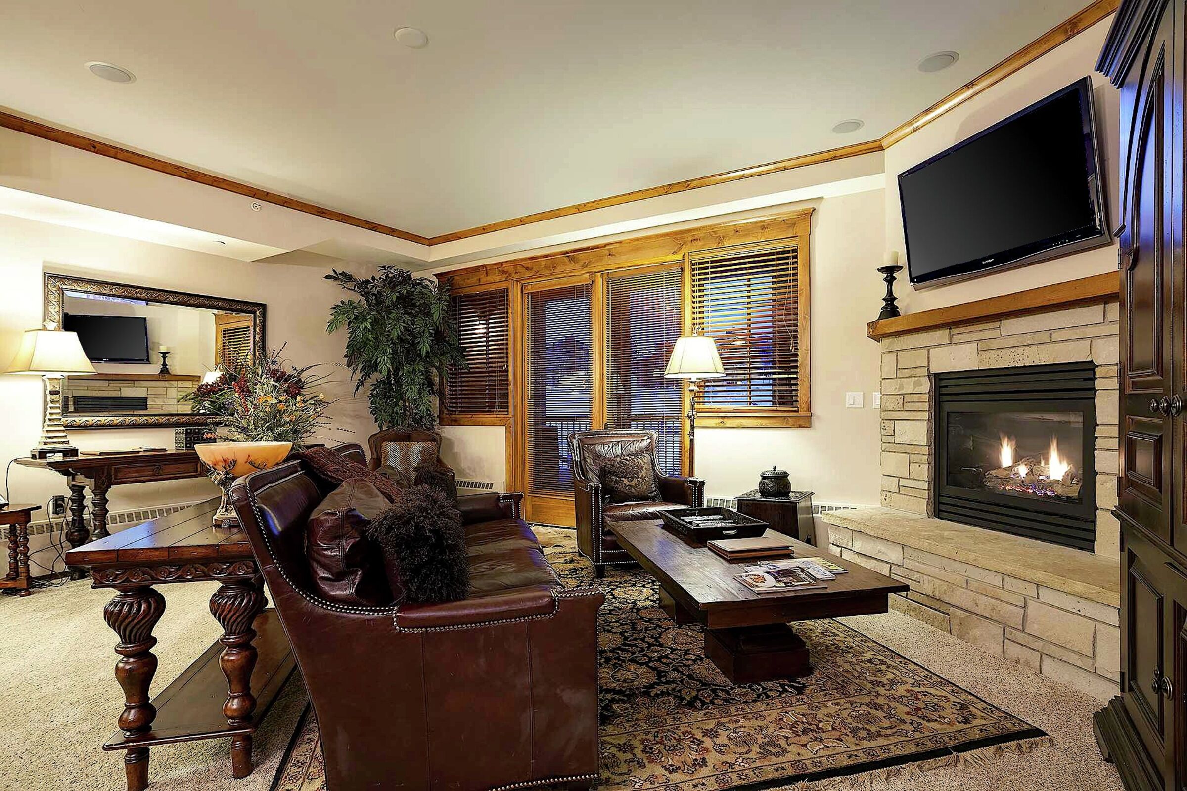 #5E3 - Living Room
