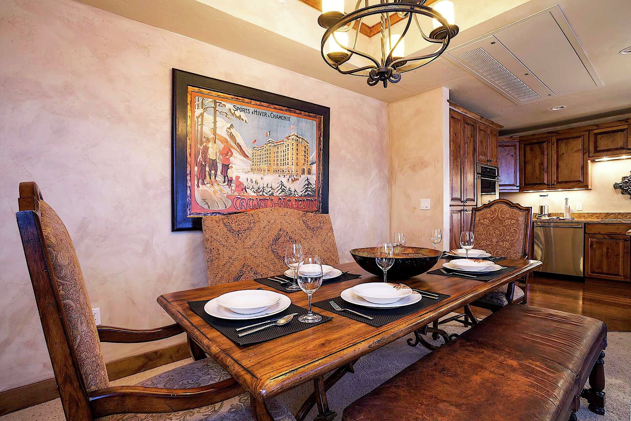#4B - Dining Room