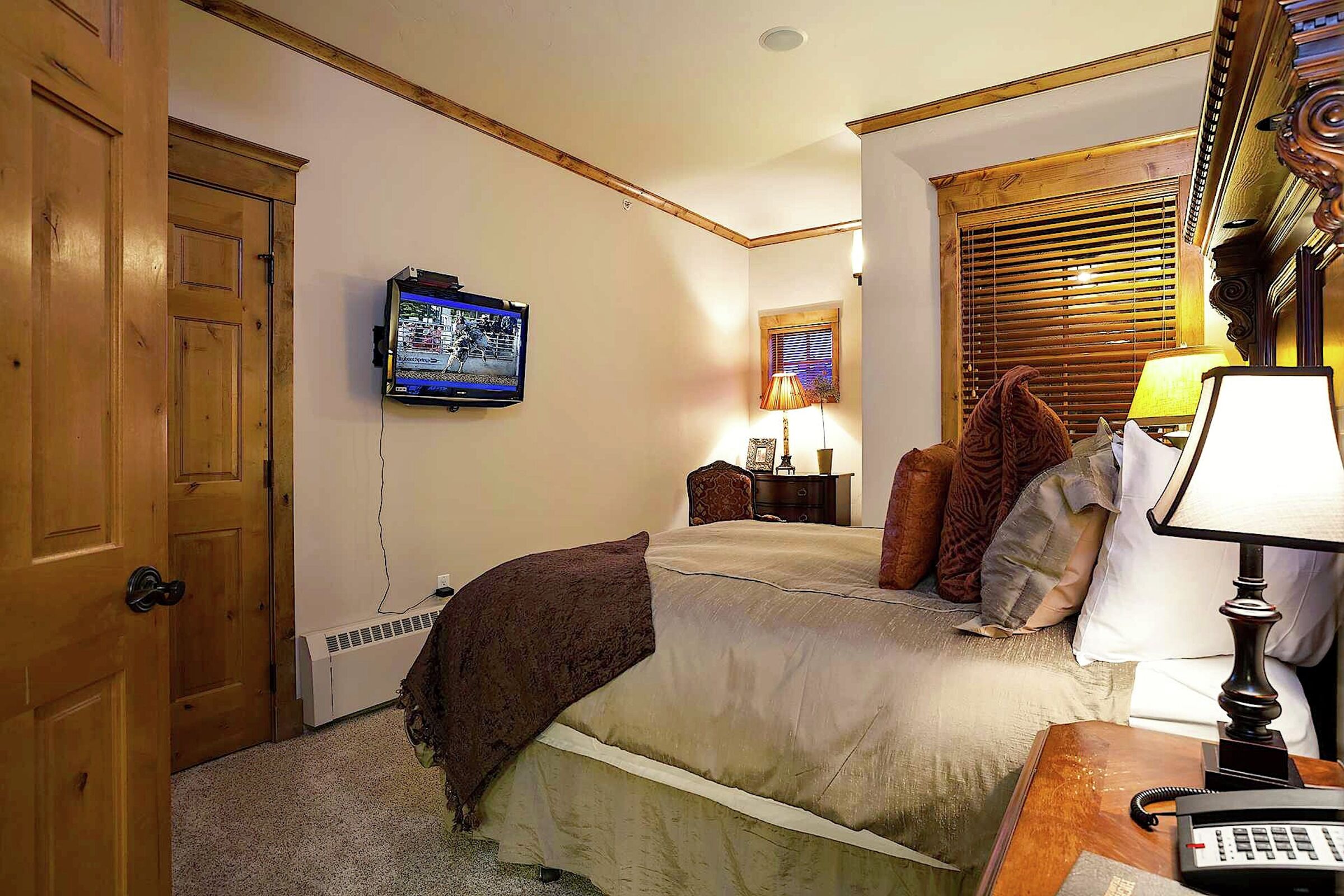 #5E - Bedroom