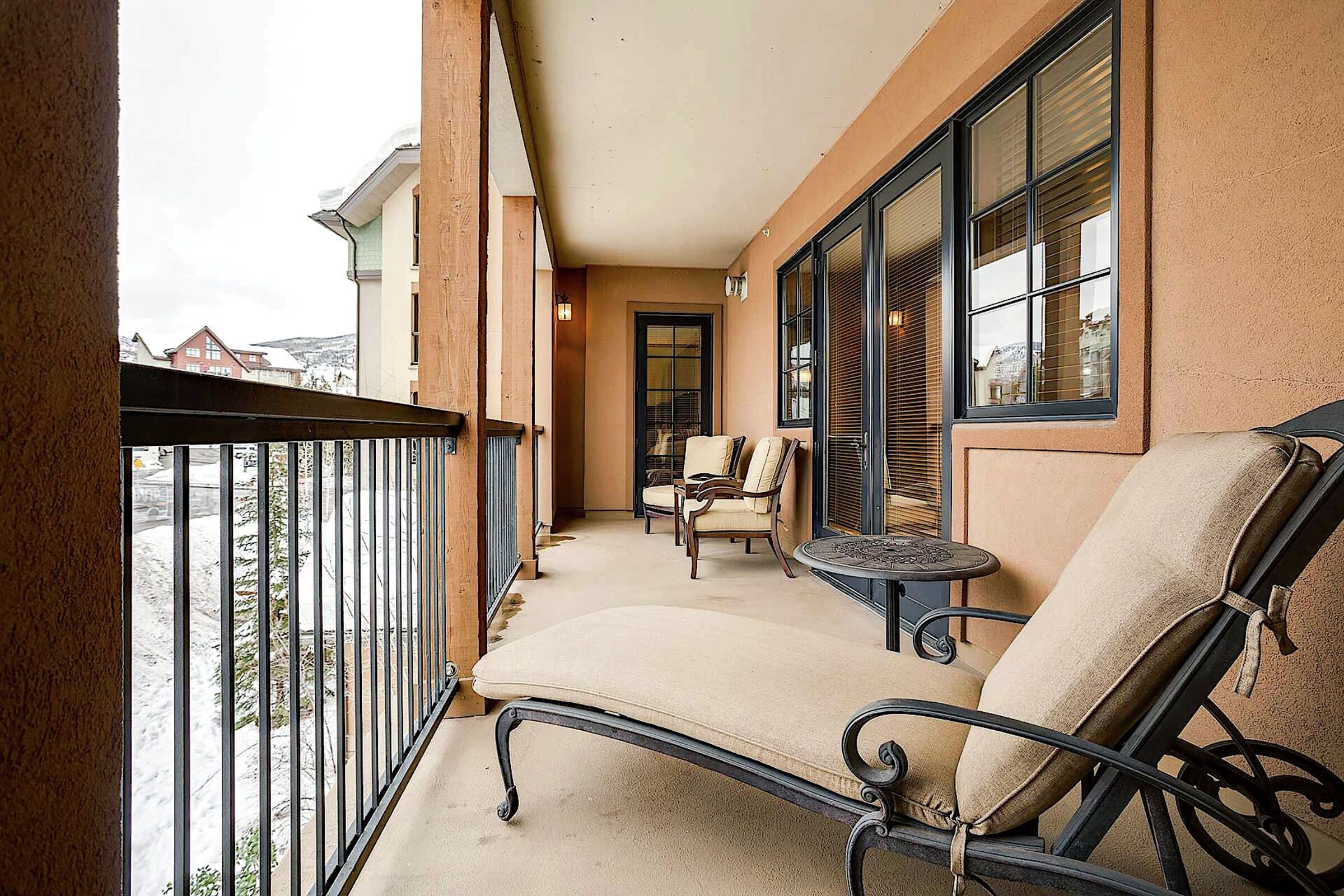#3E - Balcony