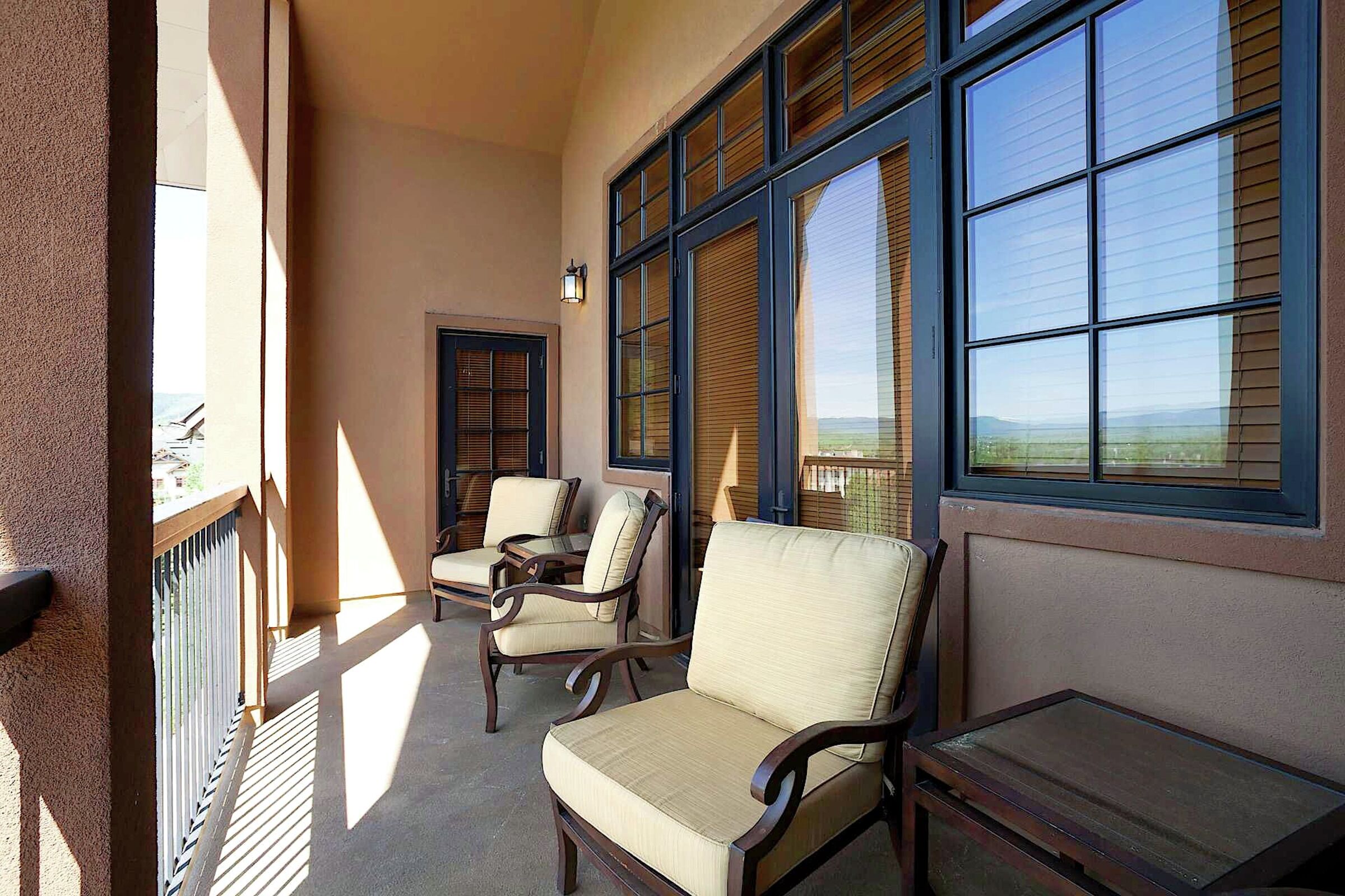 #6A - Balcony
