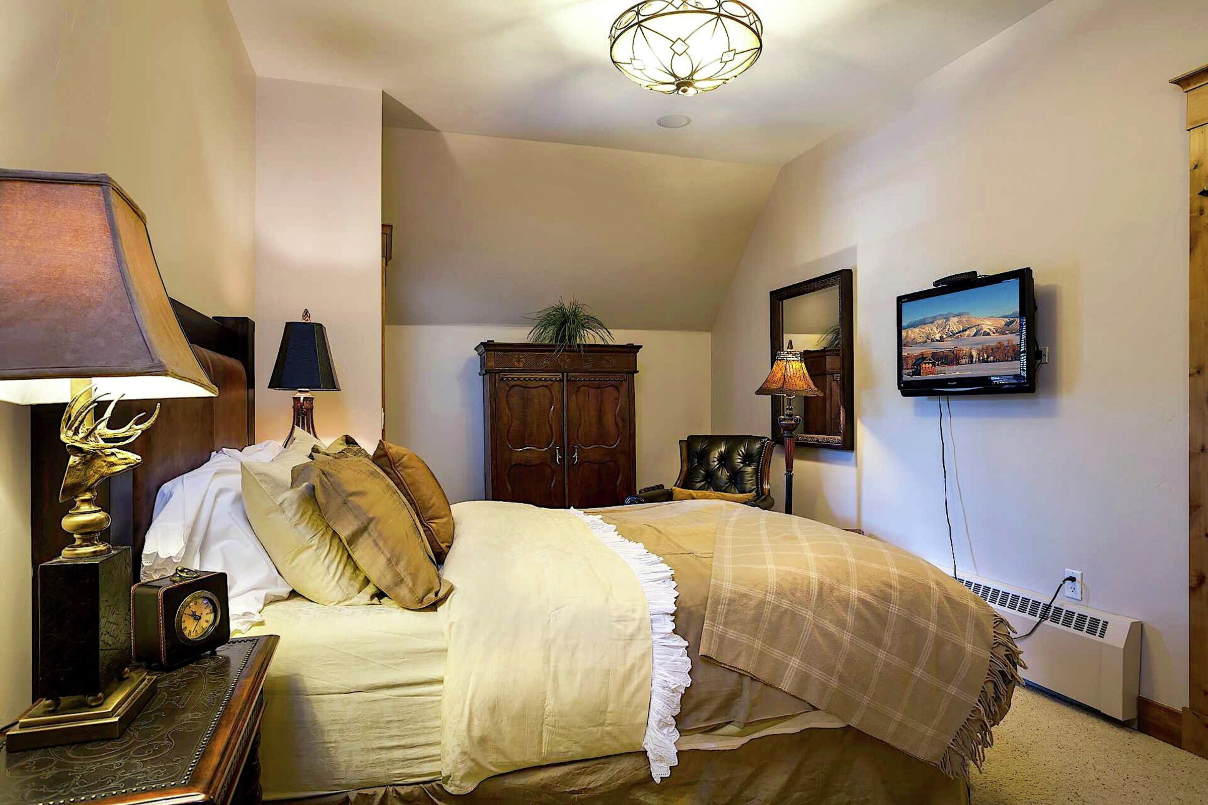 #6A - Bedroom