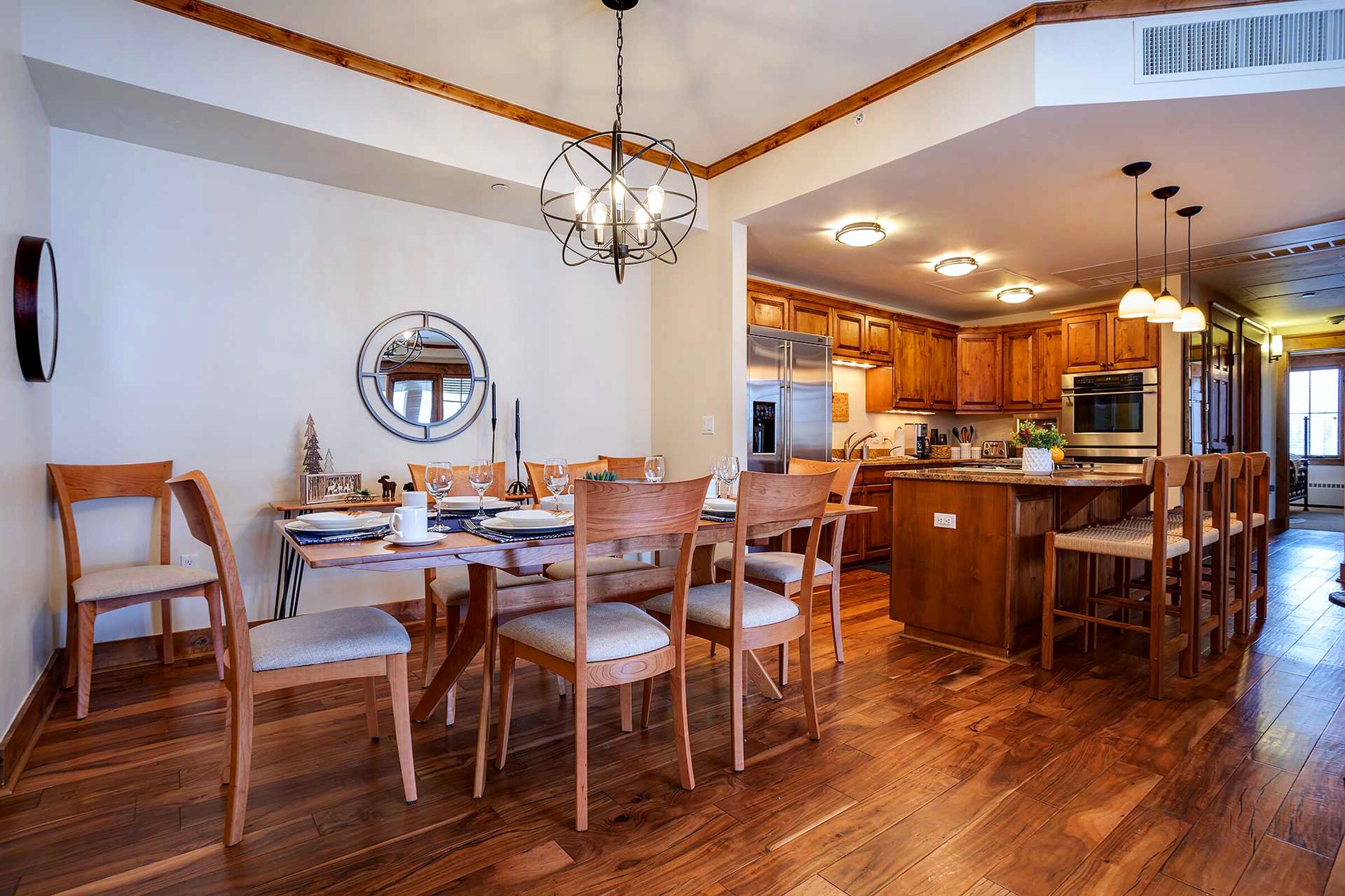 #4E - Dining Room & Kitchen
