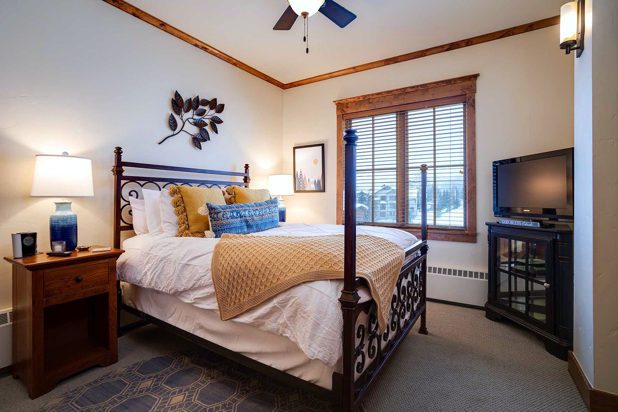 #4E - Bedroom