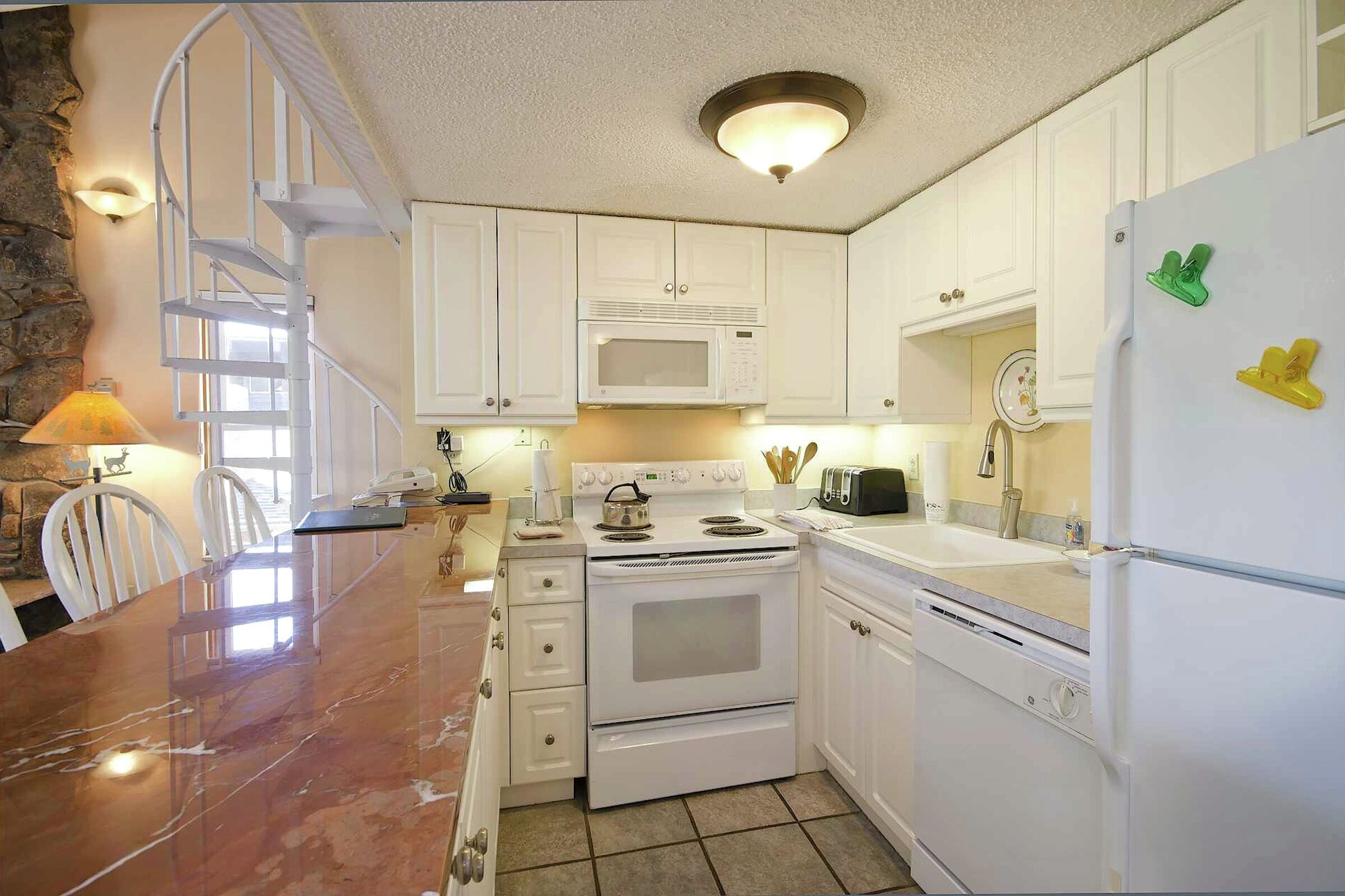 #076 - Kitchen