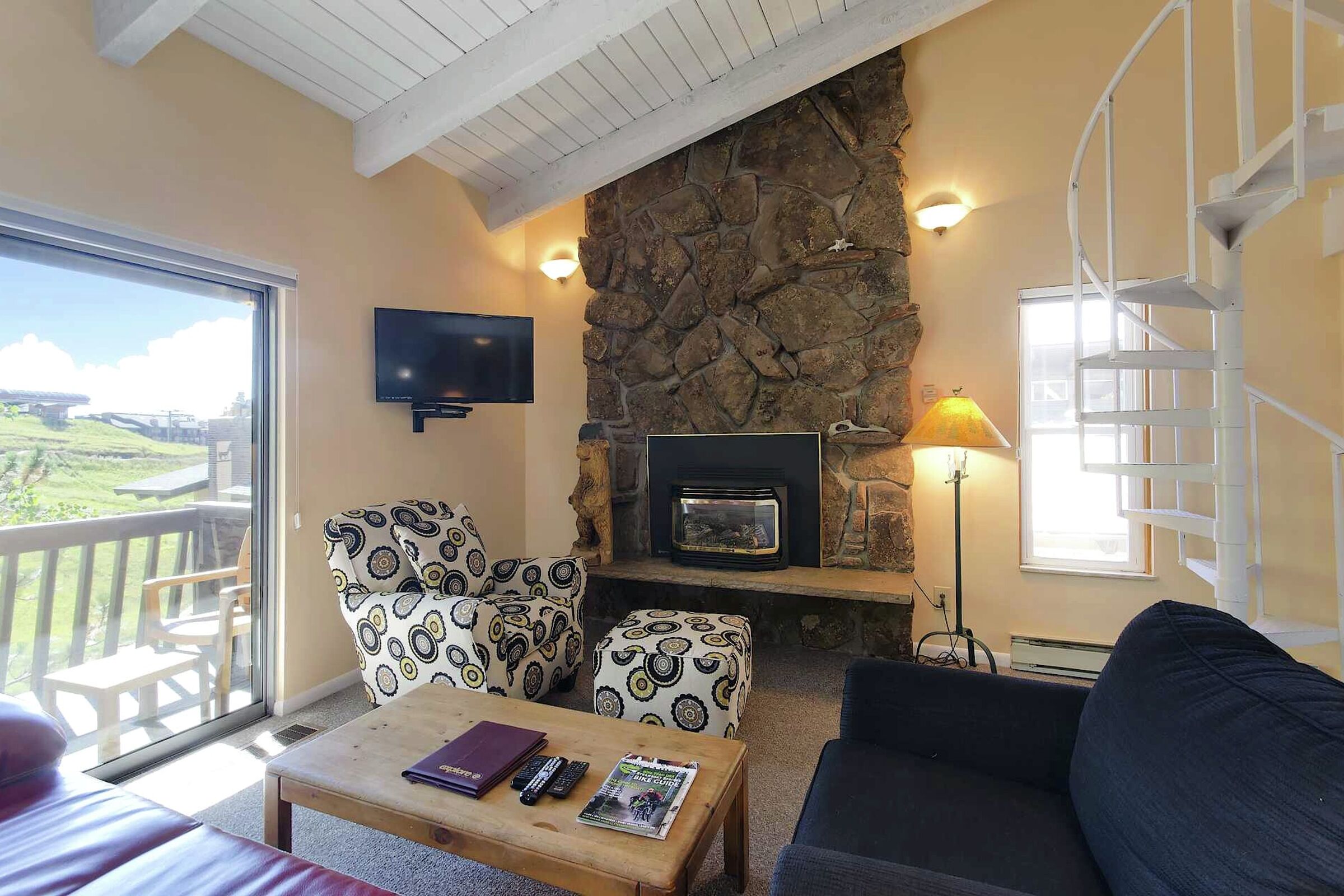 #076 - Living Room
