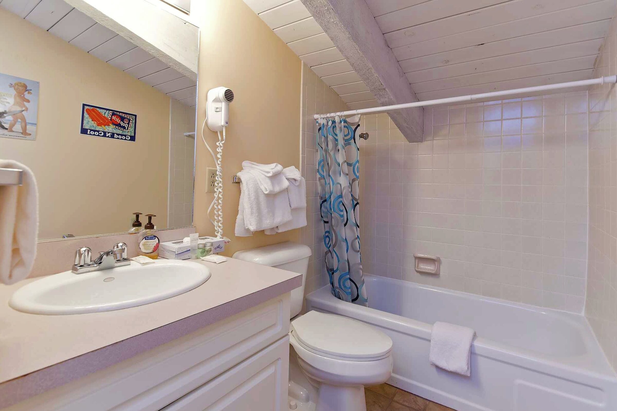 #076 - Bathroom
