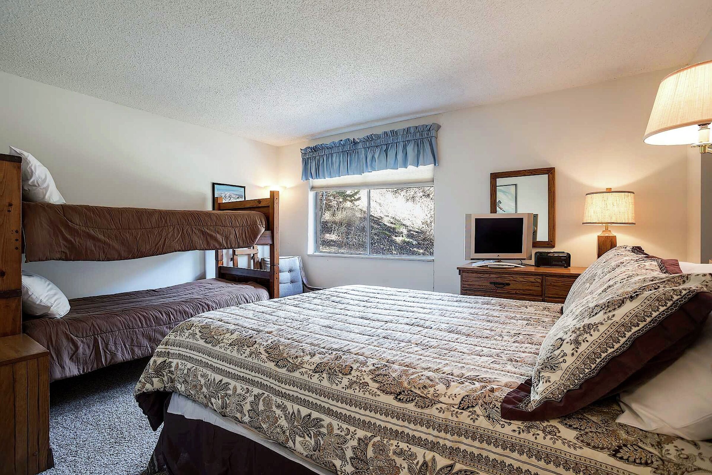 #048 - Bedroom