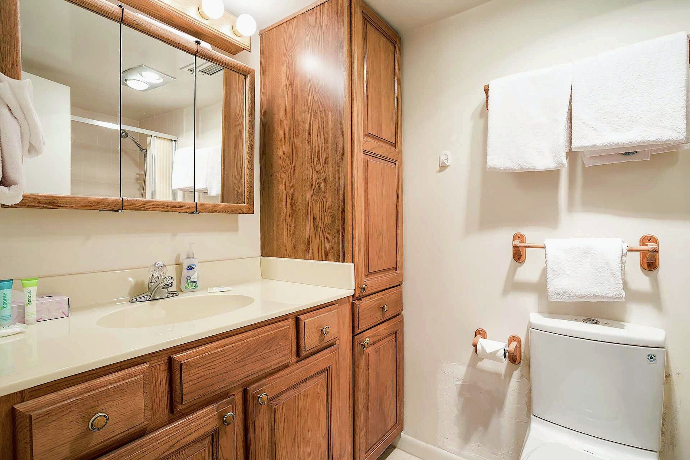 #048 - Bathroom