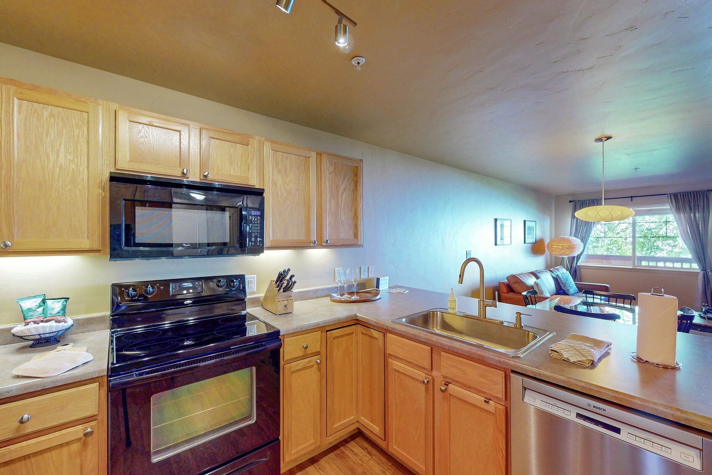 #4102 - Kitchen