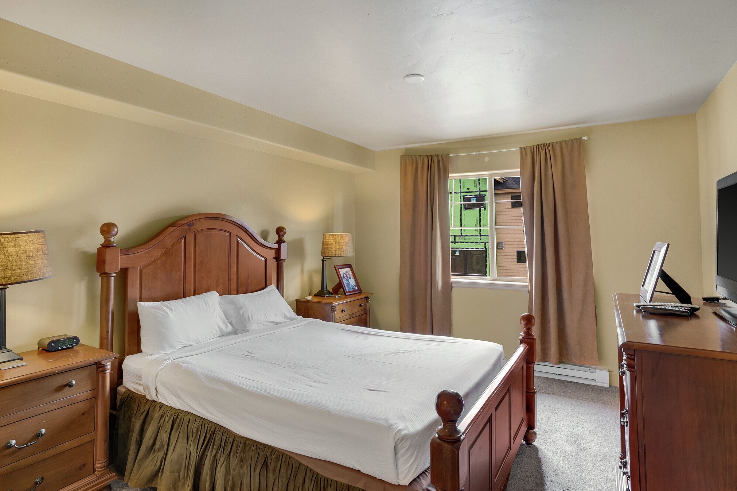 #4303 - Master Bedroom